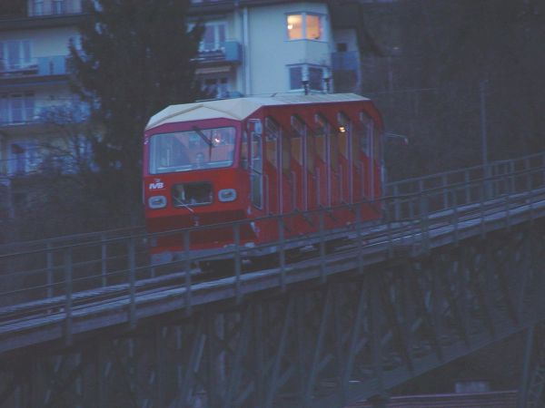 at-ivb-funicular-hungerburgbahn-070103-full.jpg