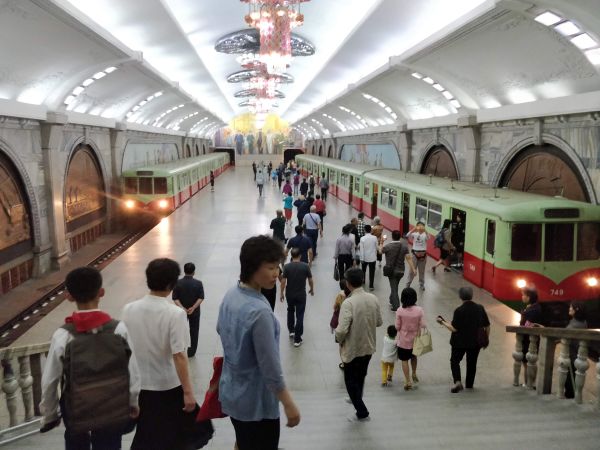kp-pyongyang_metro-puhung_station-300518-markkusalo-full.jpg
